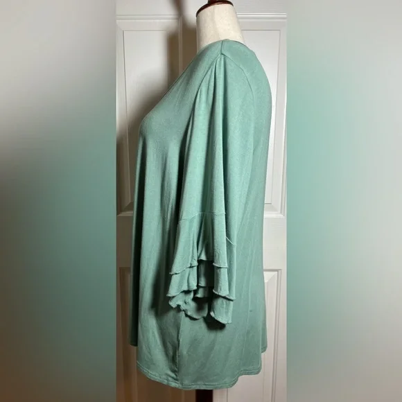 BloomChic Mint Green Women’s Tunic with Ruffled Sleeves - Picture 4 of 9